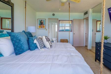 Luxury Beachfront With Pool And Beachview Balcony San Juan