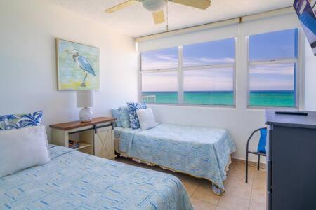 Luxury Beachfront With Pool And Beachview Balcony *