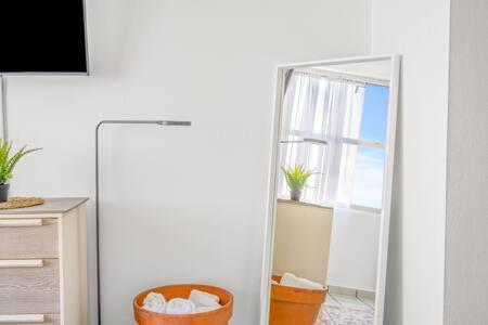 Bohemian Vibes - Beachfront Getaway+parking San Juan