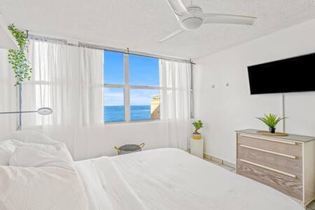 Bohemian Vibes - Beachfront Getaway+parking *
