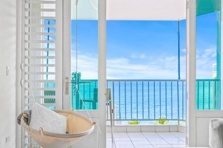 Bohemian Vibes - Beachfront Getaway+parking * San Juan