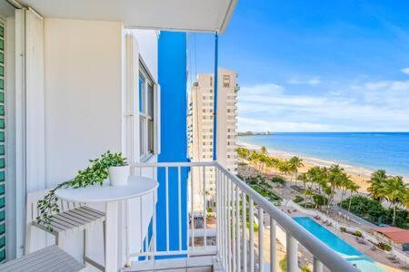 Bohemian Vibes - Beachfront Getaway+parking Apartment *
