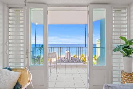 Apartment Bohemian Vibes - Beachfront Getaway+parking