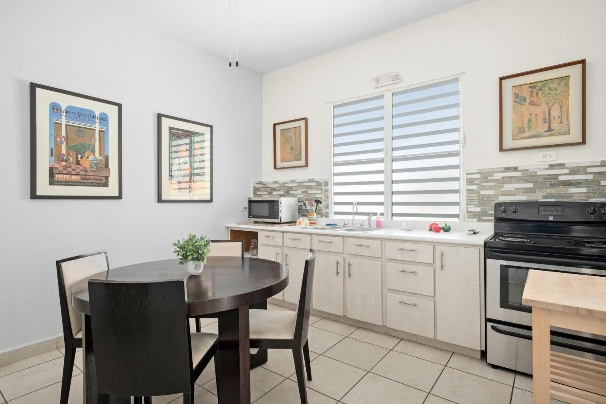 Prime Location At Condado With Rooftop Oasis - 2&3