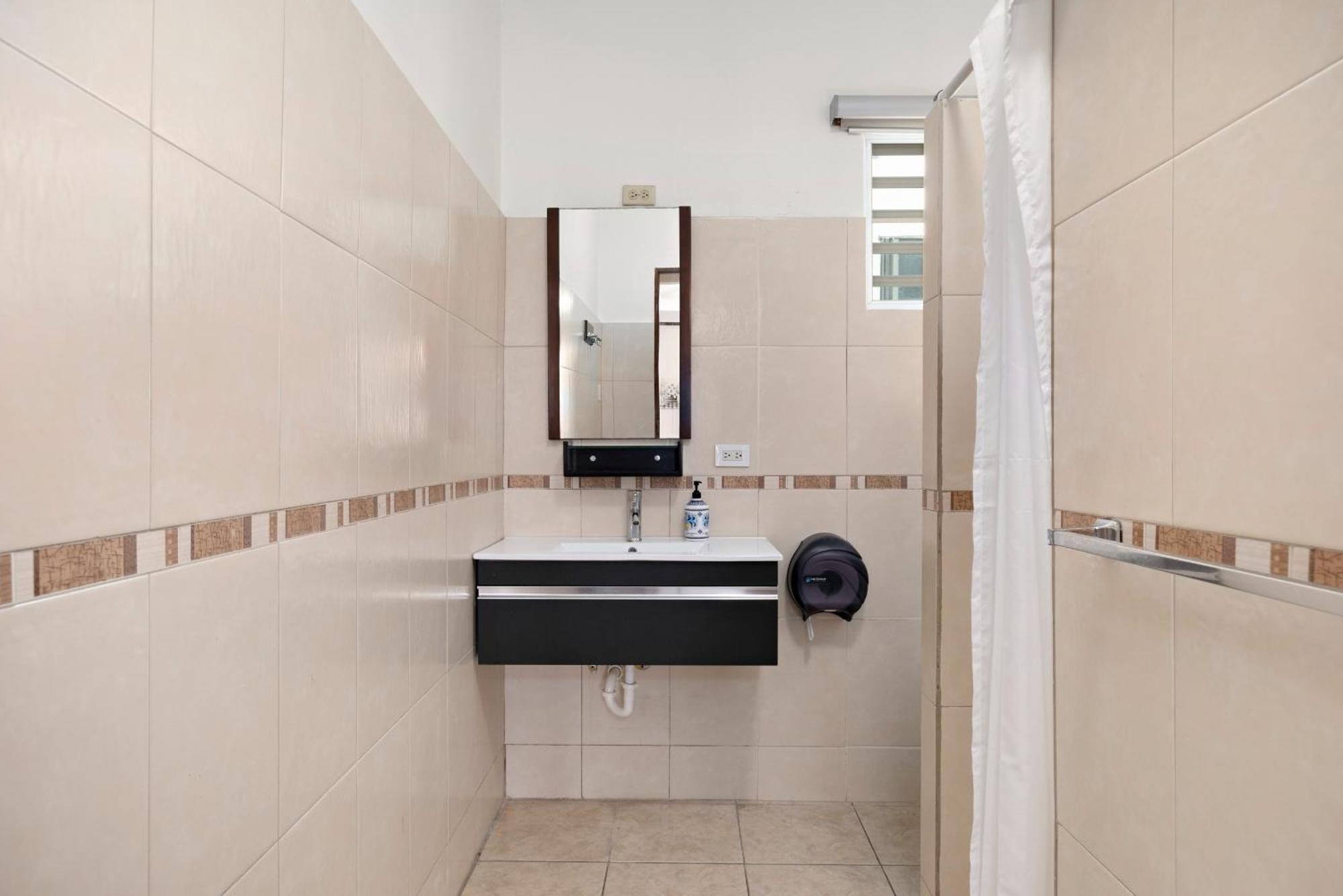 Apartment Prime Location At Condado With Rooftop Oasis - 2&3 San Juan