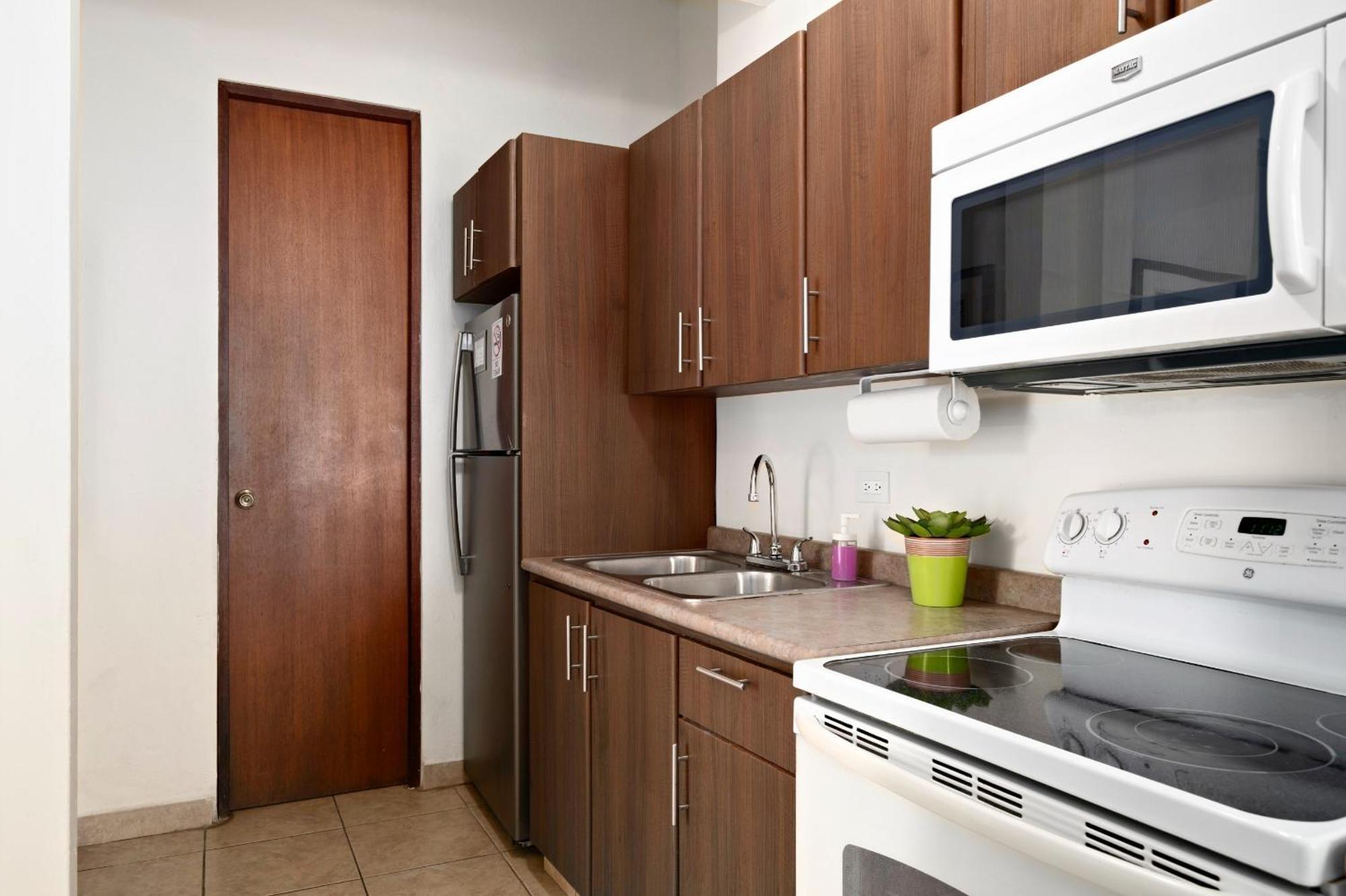 Prime Location At Condado With Rooftop Oasis - 2&3 *