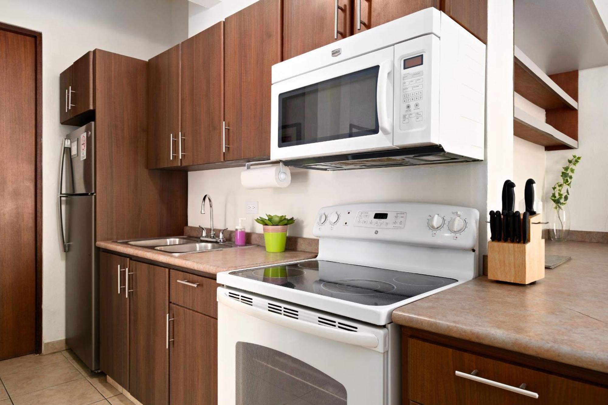 Apartment Prime Location At Condado With Rooftop Oasis - 2&3