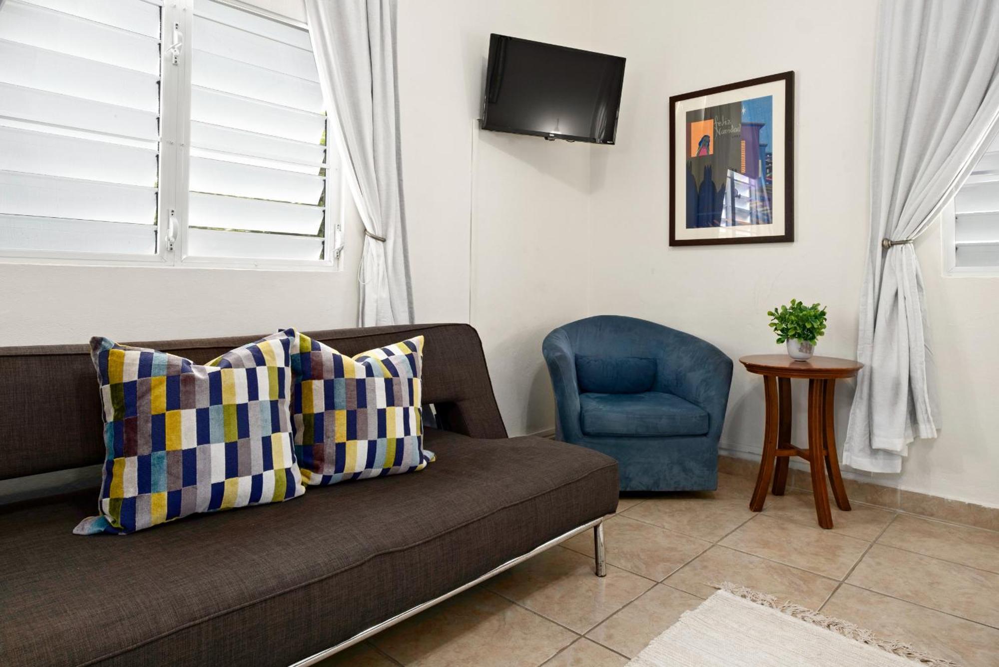 Prime Location At Condado With Rooftop Oasis - 2&3 *