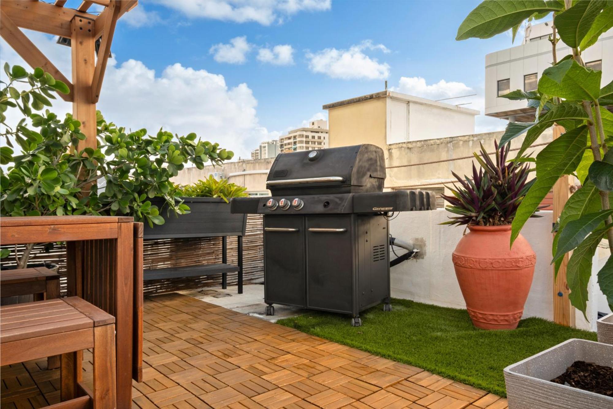 Prime Location At Condado With Rooftop Oasis - 2&3