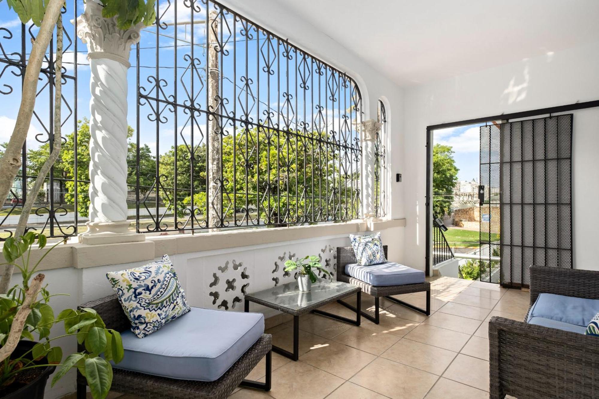 Prime Location At Condado With Rooftop Oasis - 2&3 *