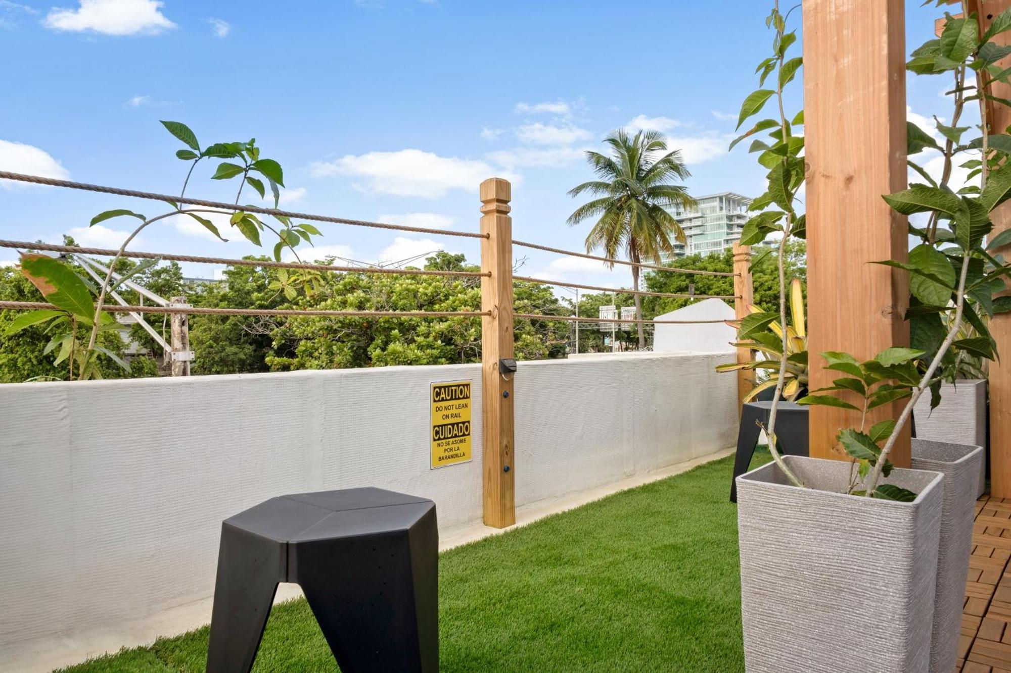 Prime Location At Condado With Rooftop Oasis - 2&3