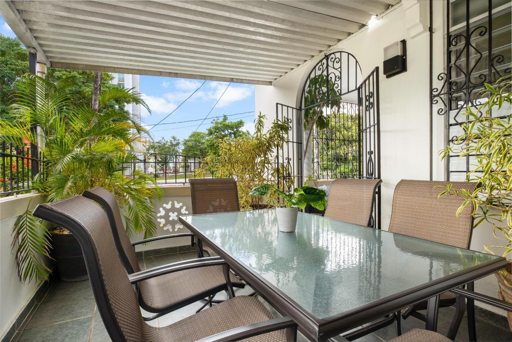 Apartment Prime Location At Condado With Rooftop Oasis - 2&3 San Juan
