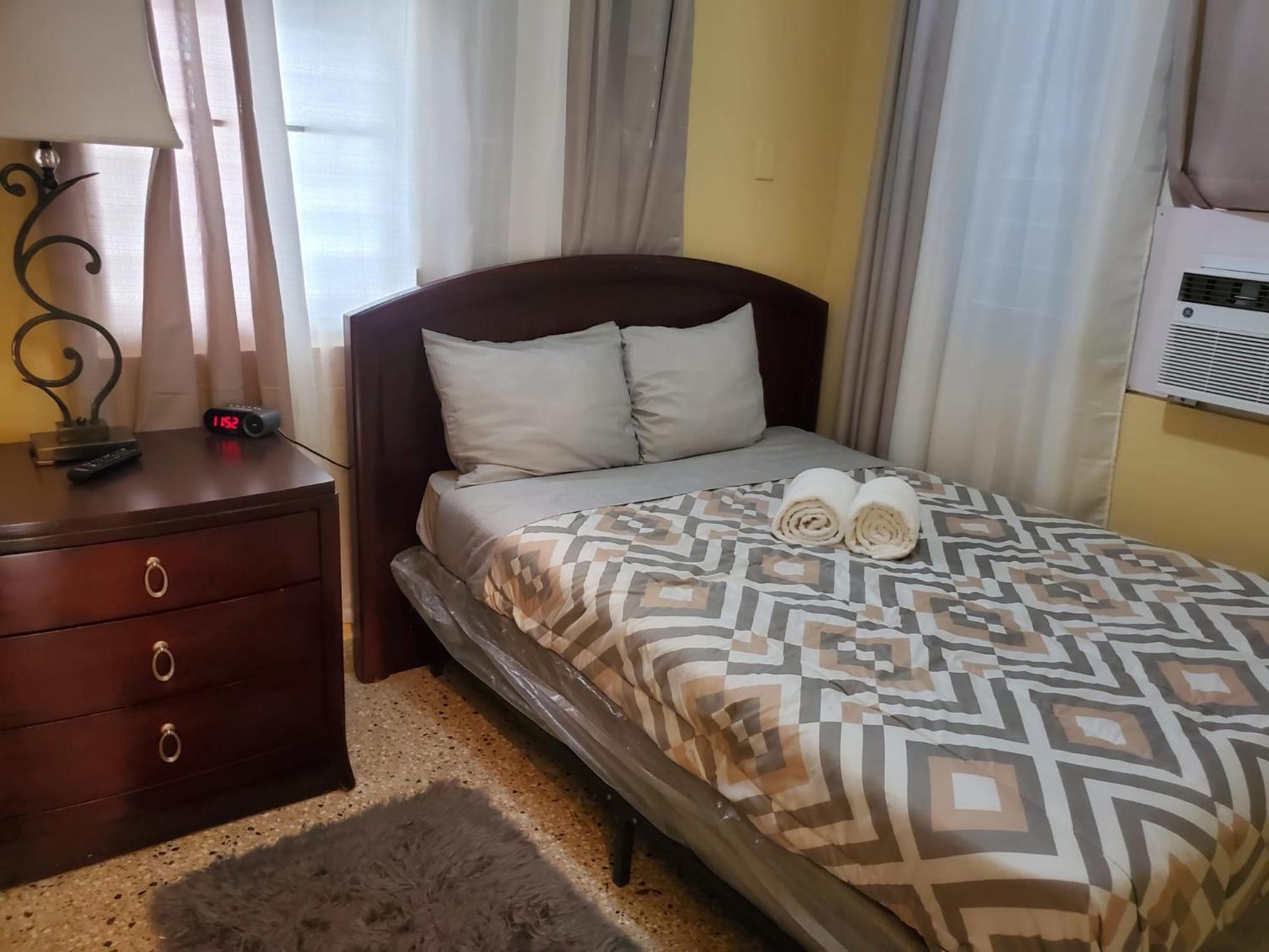 Apartment 310 Del Valle Central, Freshly Remodeled 3 Bedroom Sleeps 8