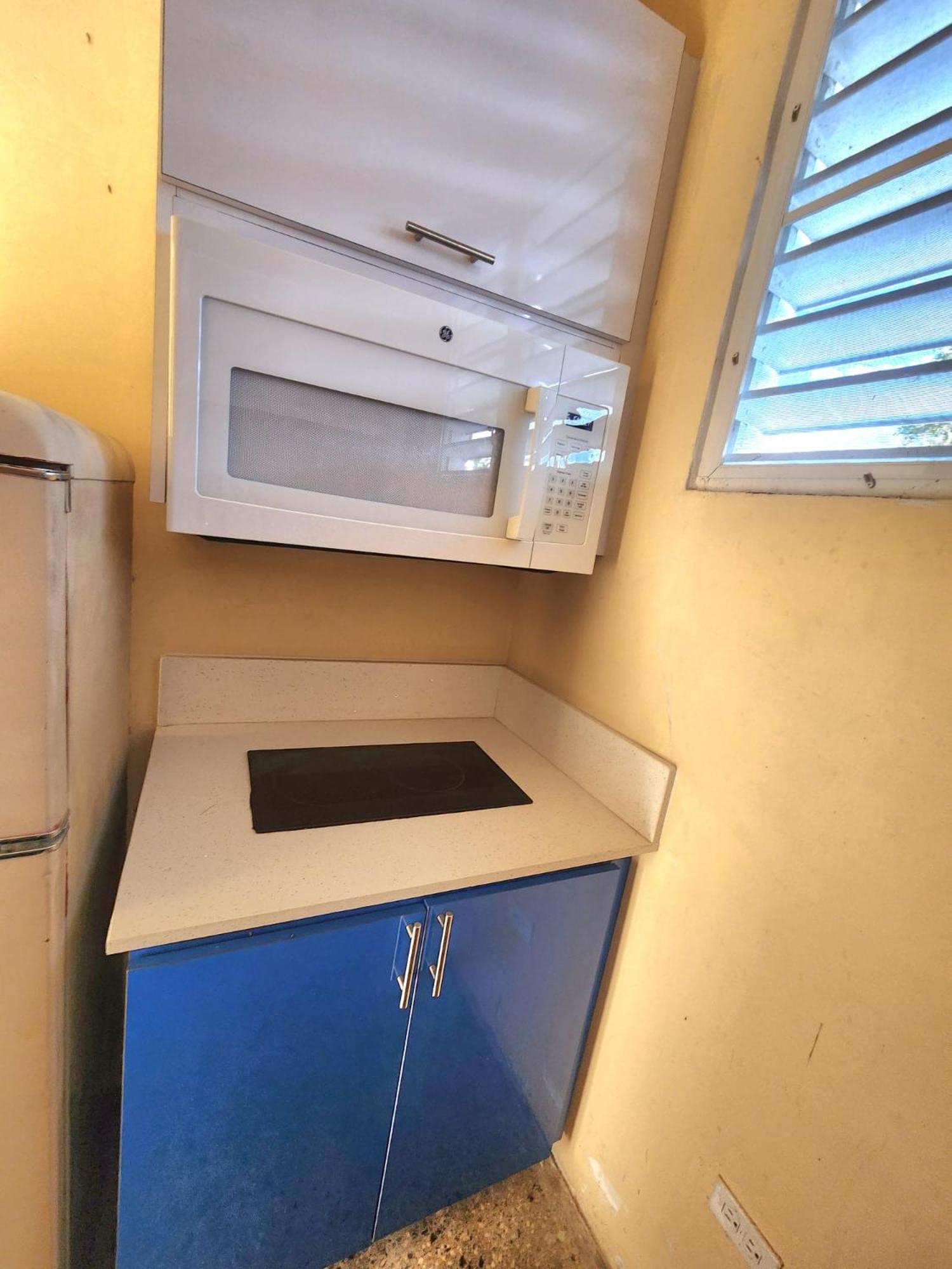 310 Del Valle Central, Freshly Remodeled 3 Bedroom Sleeps 8 * San Juan