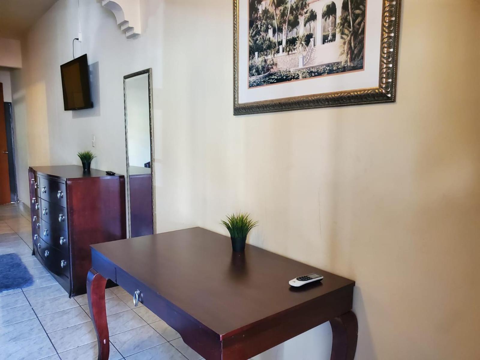 Del Valle Unit 2, Economical Large Near Beach, Sleeps Up To 4 *