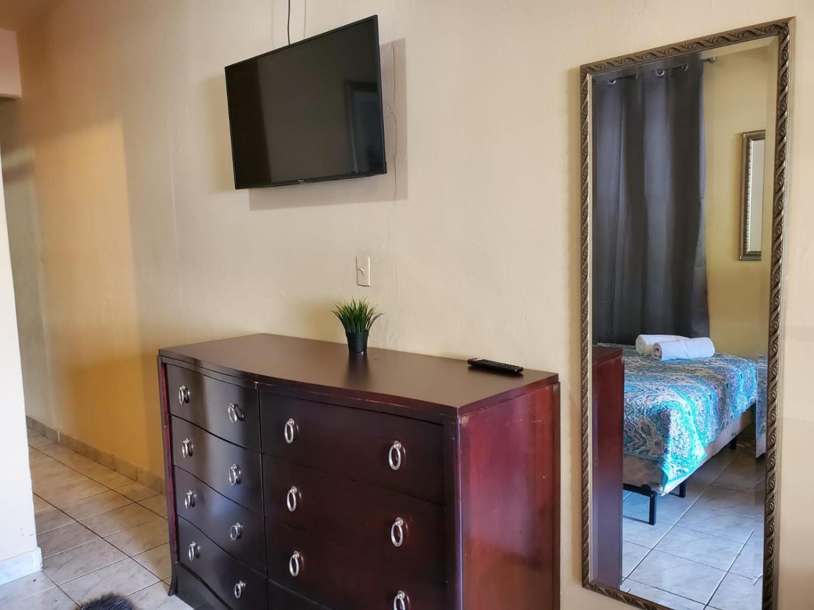 Del Valle Unit 2, Economical Large Near Beach, Sleeps Up To 4 Apartment