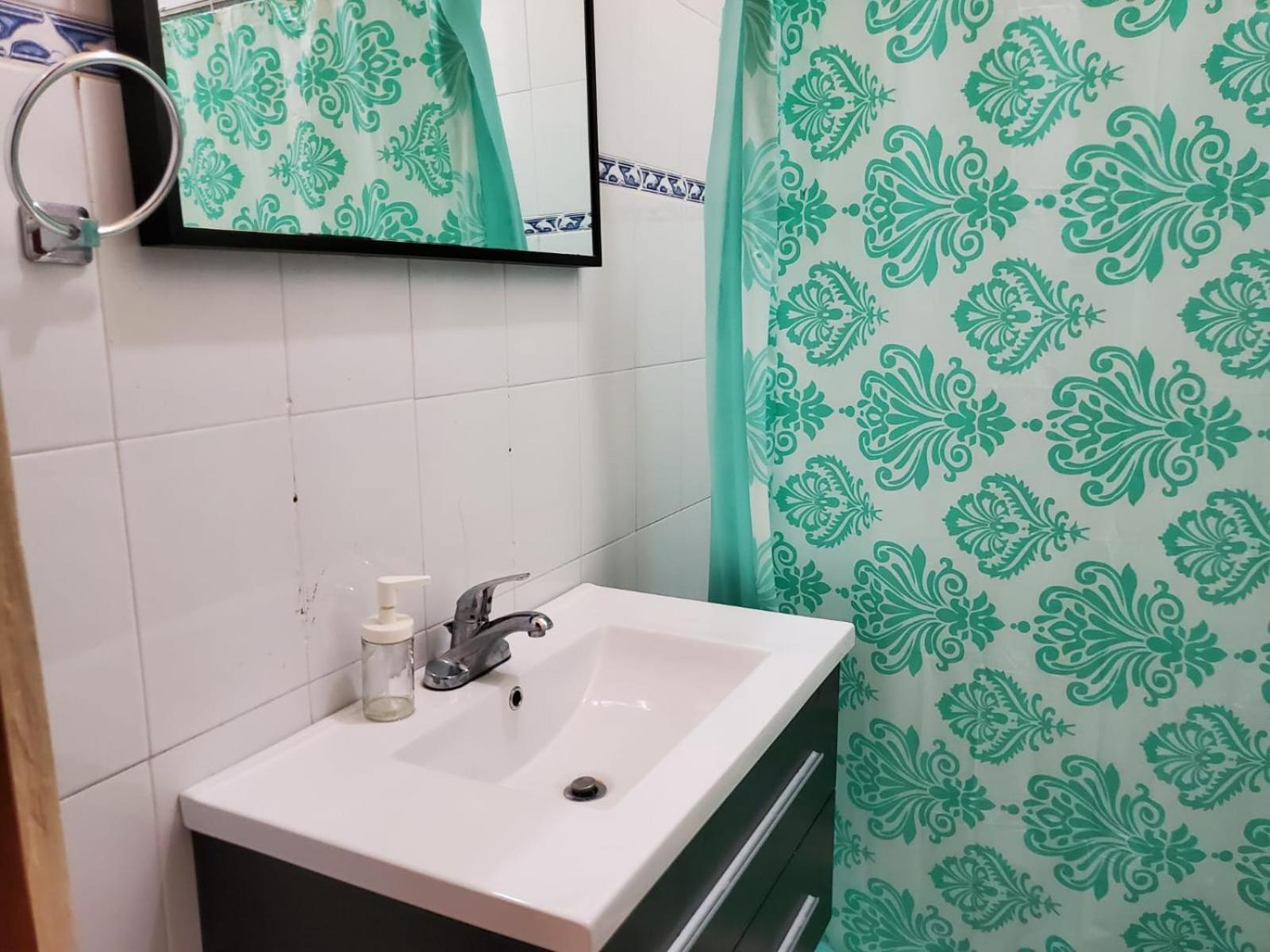 Apartment Del Valle Unit 2, Economical Large Near Beach, Sleeps Up To 4 San Juan