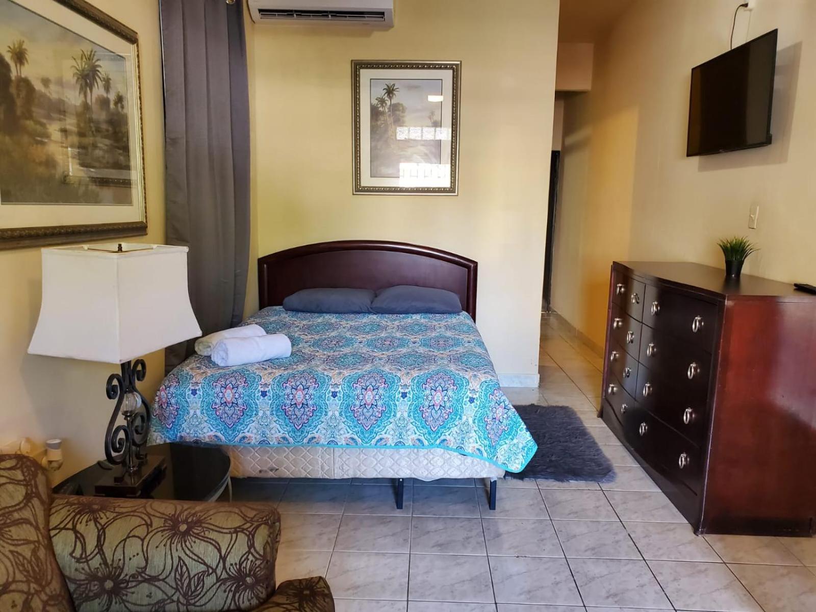 Del Valle Unit 2, Economical Large Near Beach, Sleeps Up To 4