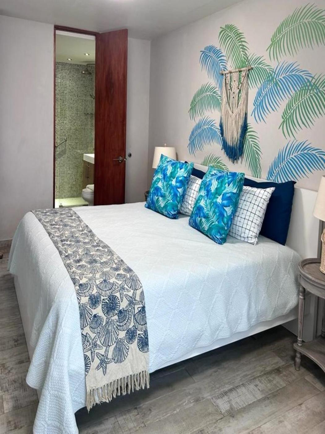 Apartment Kasa Brisa Marina - 1 Bed 1 Bath For 2 Ocean View Balcony Beachfront Pool