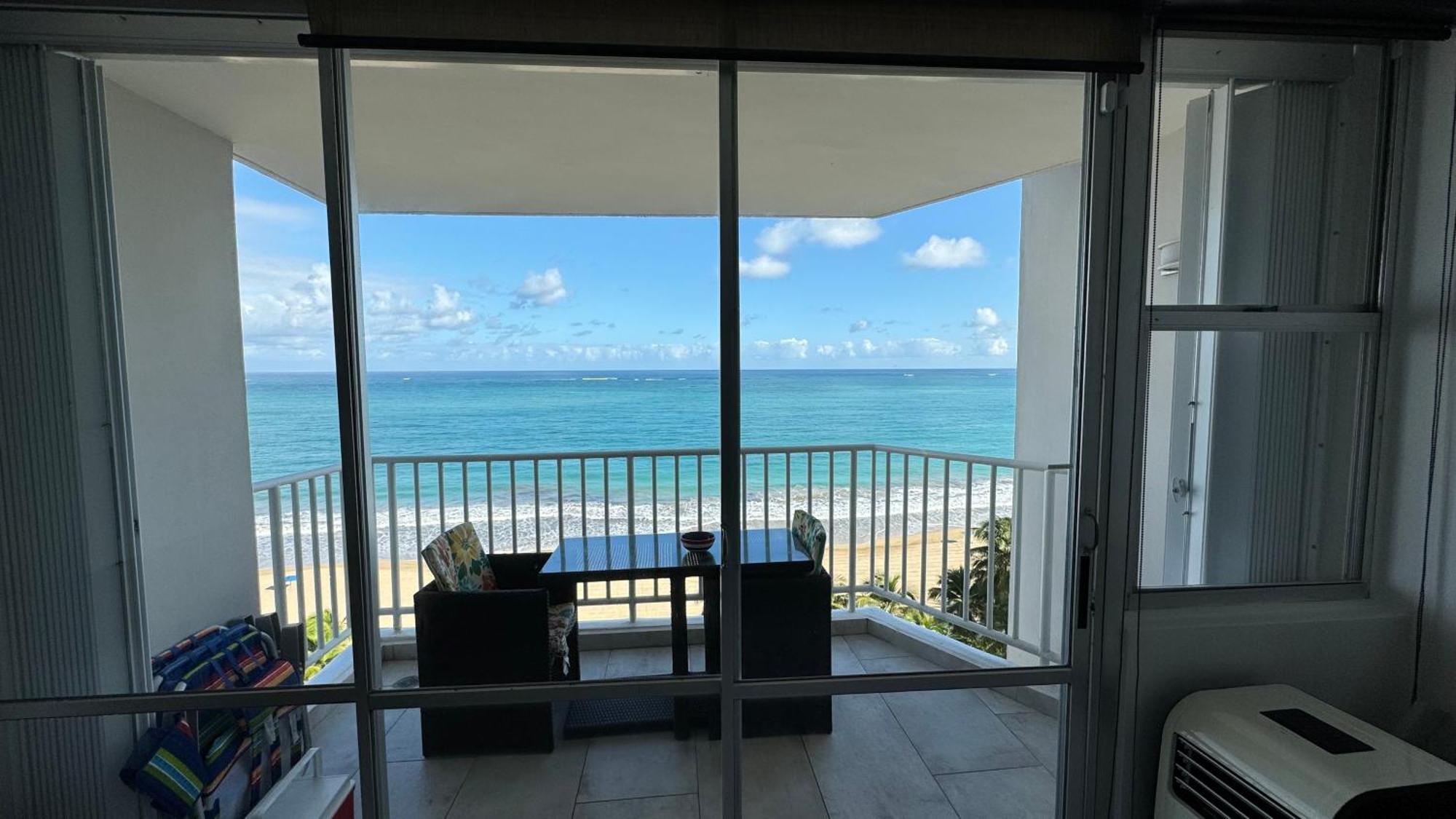 Ocean Front In Isla Verde! Apartment San Juan