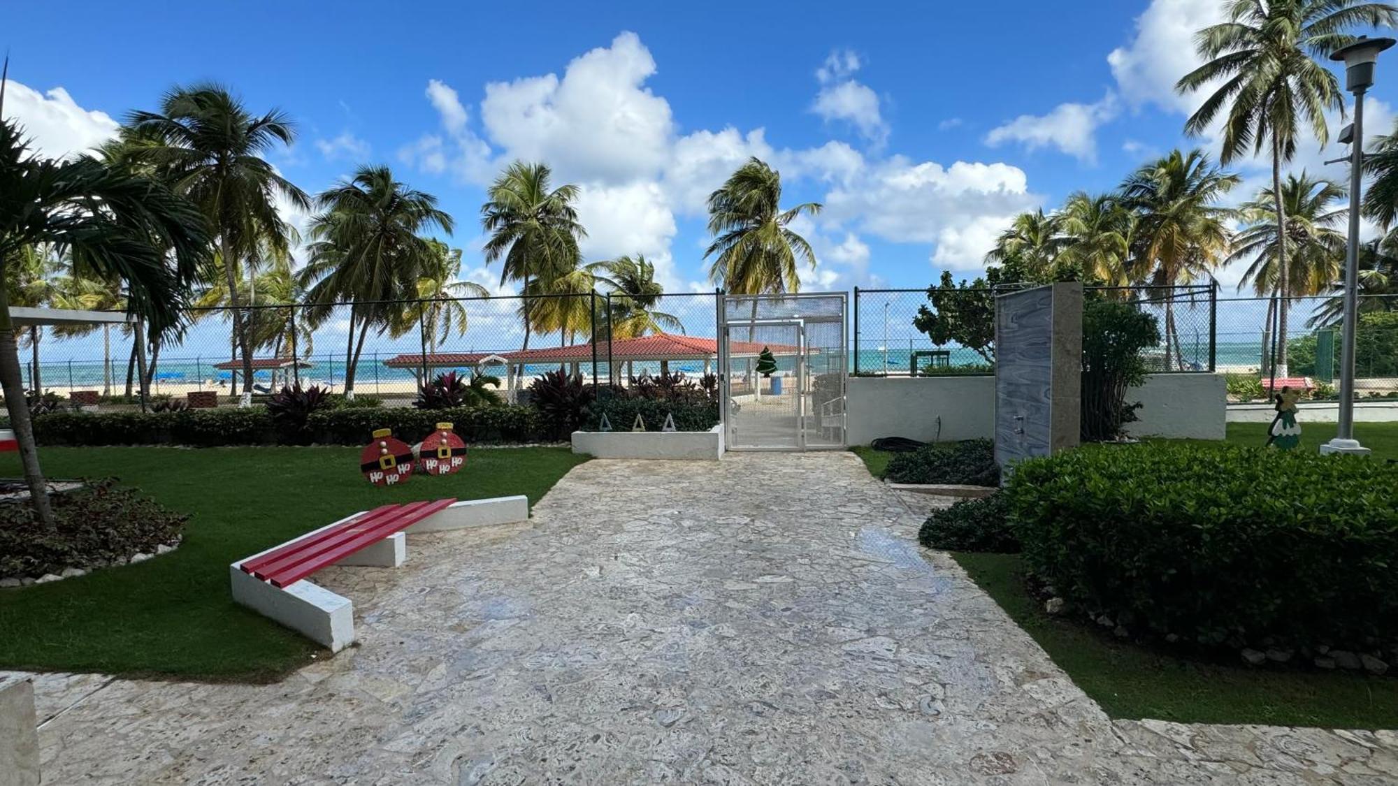 Ocean Front In Isla Verde! Apartment San Juan