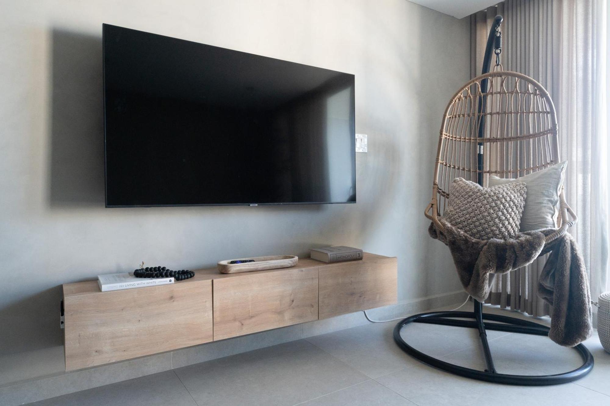 Ocean View Deluxe Suite: Pvt. & Pool Aparthotel