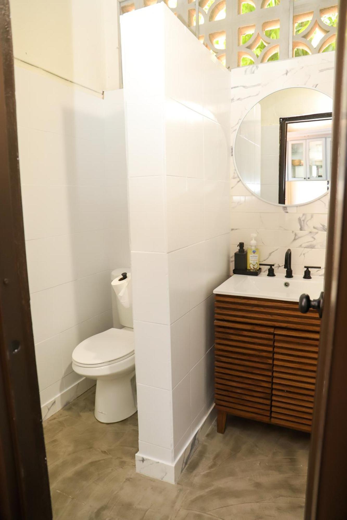 Private In Duplex W 4 Baths Fq Beds 1-3ppl Homestay *
