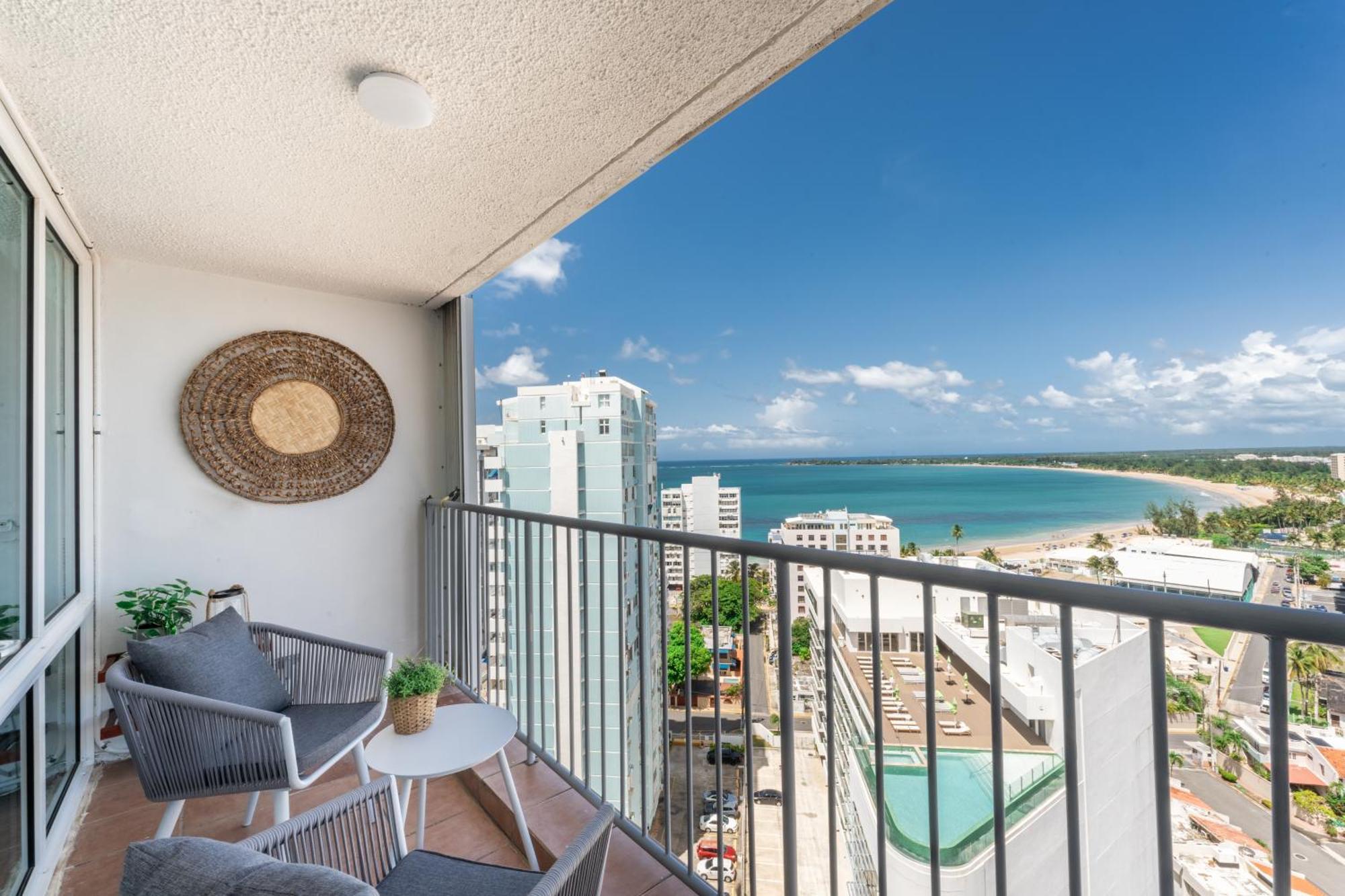Ocean View Deluxe Suite: Pvt. & Pool San Juan