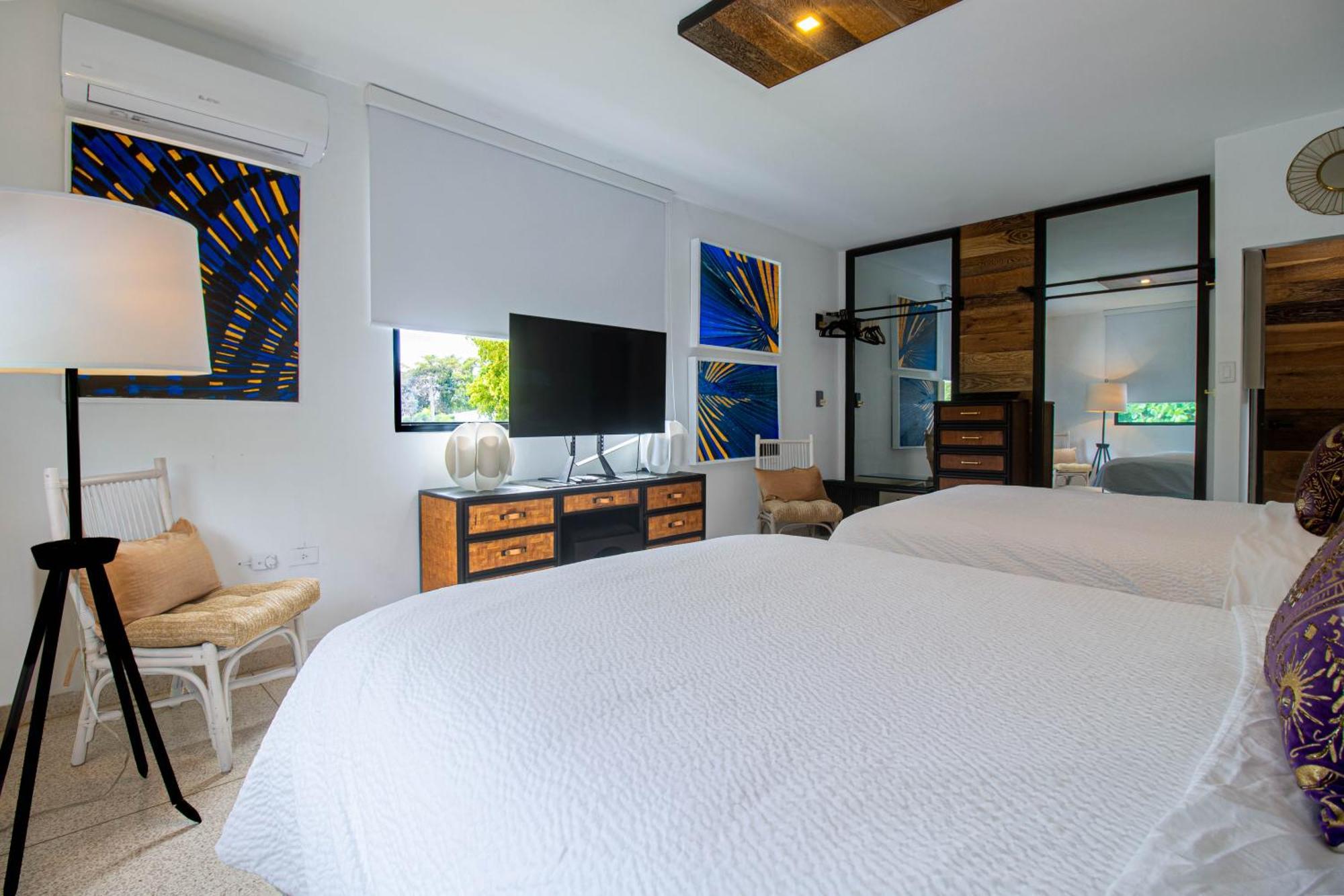 Azure Ocean Park's Seaside Luxe Retreat *