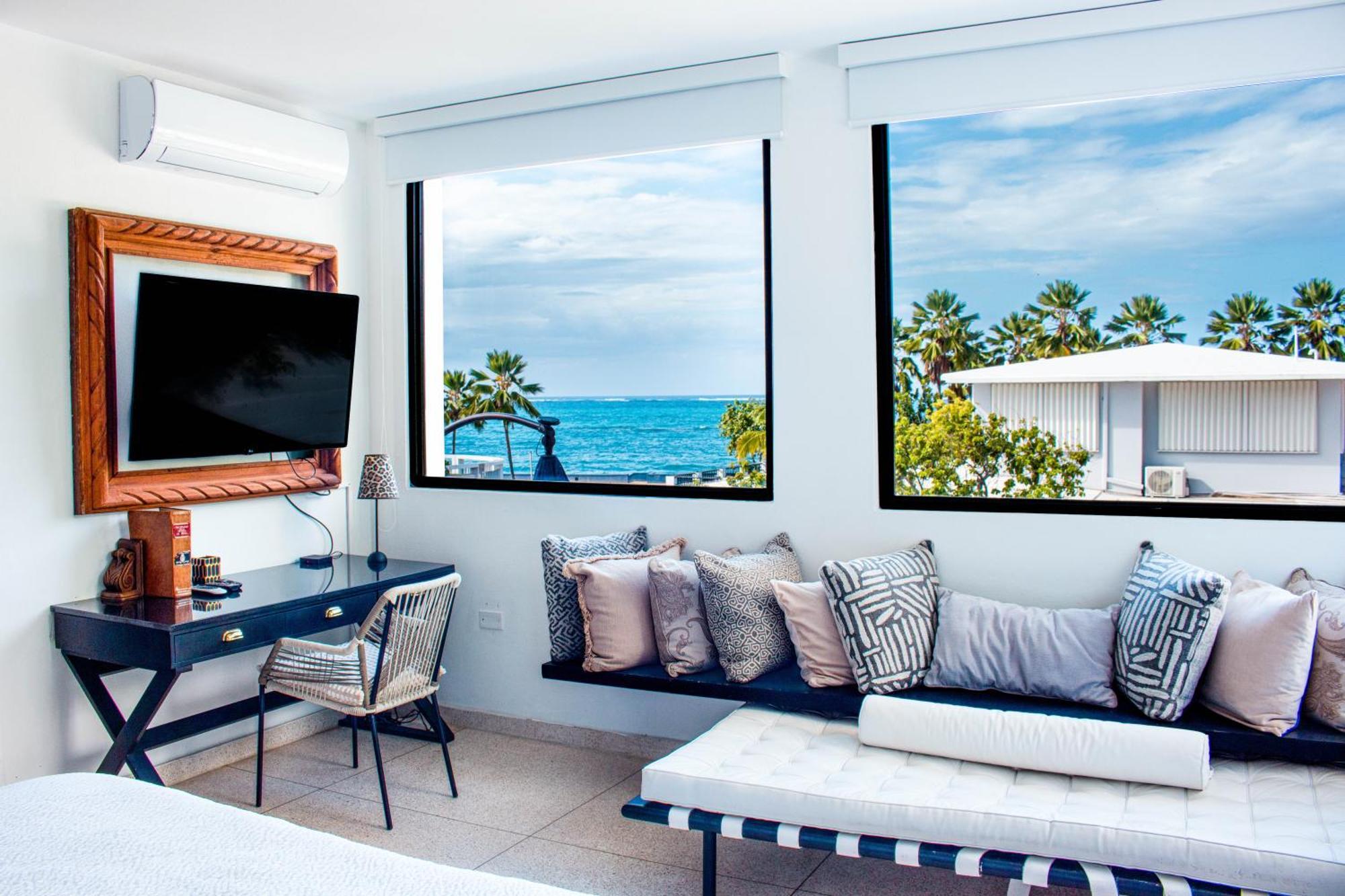 Villa Azure Ocean Park's Seaside Luxe Retreat