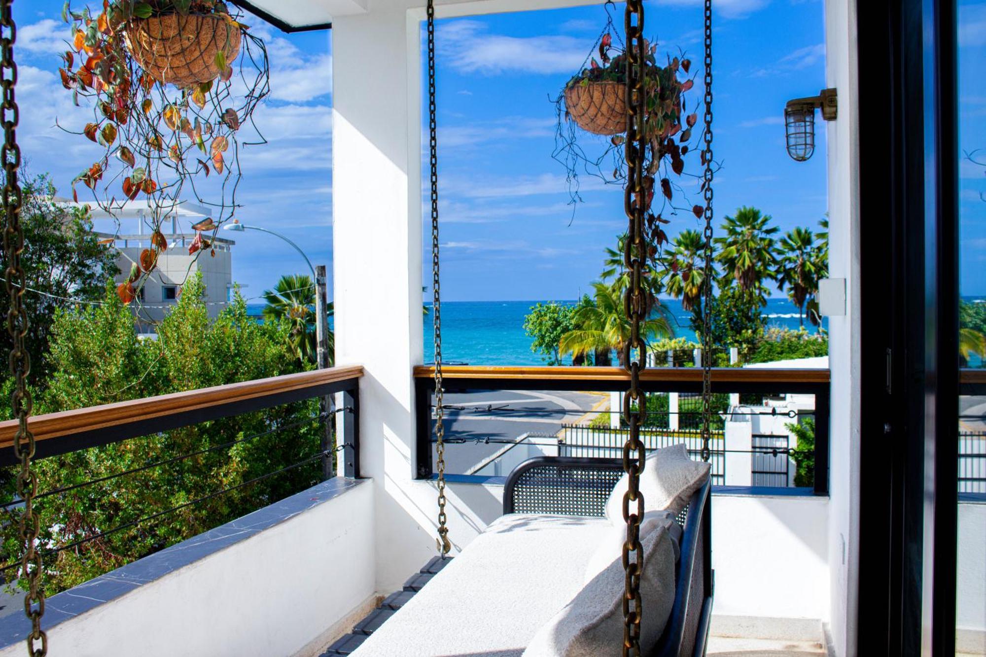Azure Ocean Park's Seaside Luxe Retreat Villa *