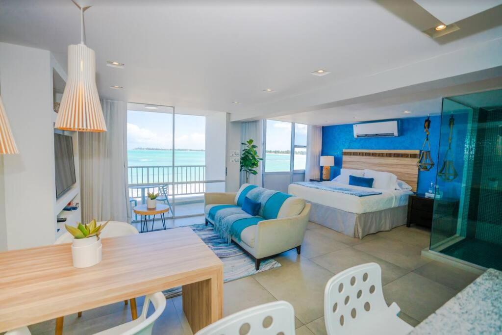 Modern Jewel Beachfront Isla Holiday home *
