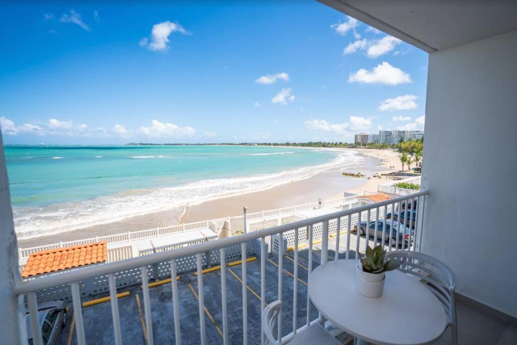 Modern Jewel Beachfront Isla *
