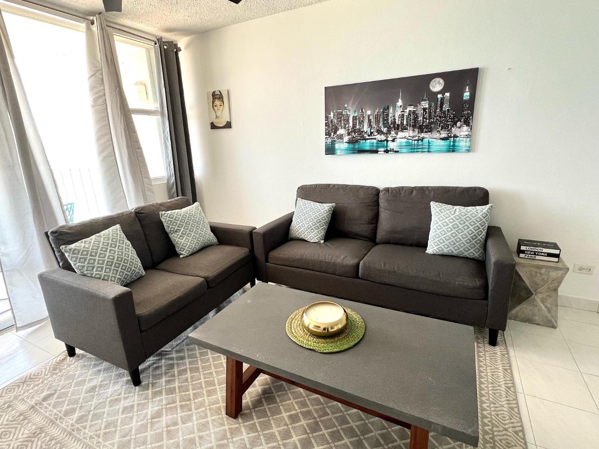 Gorgeous Ocean View 1br W/beach Acess & Pool