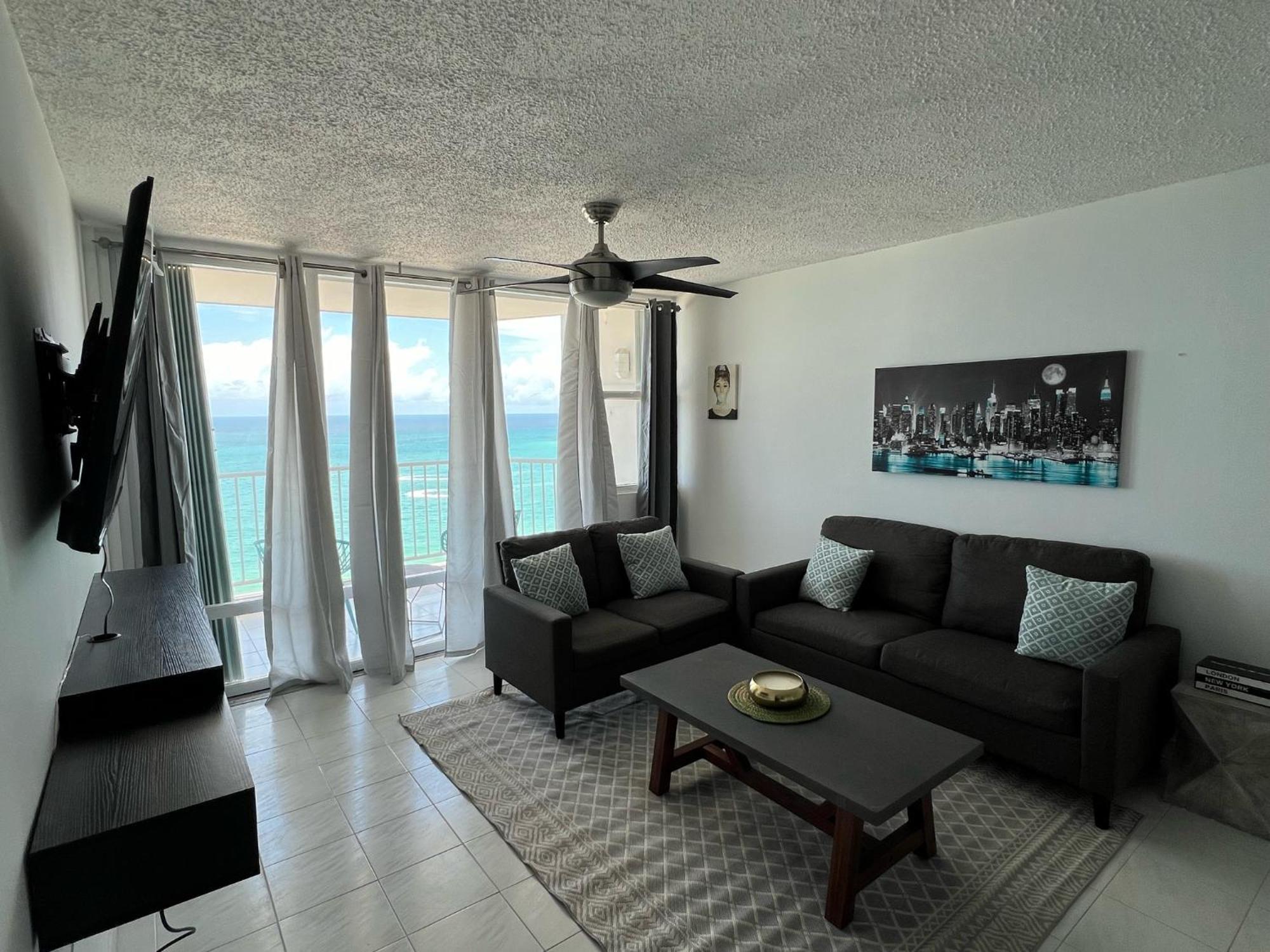 Gorgeous Ocean View 1br W/beach Acess & Pool *