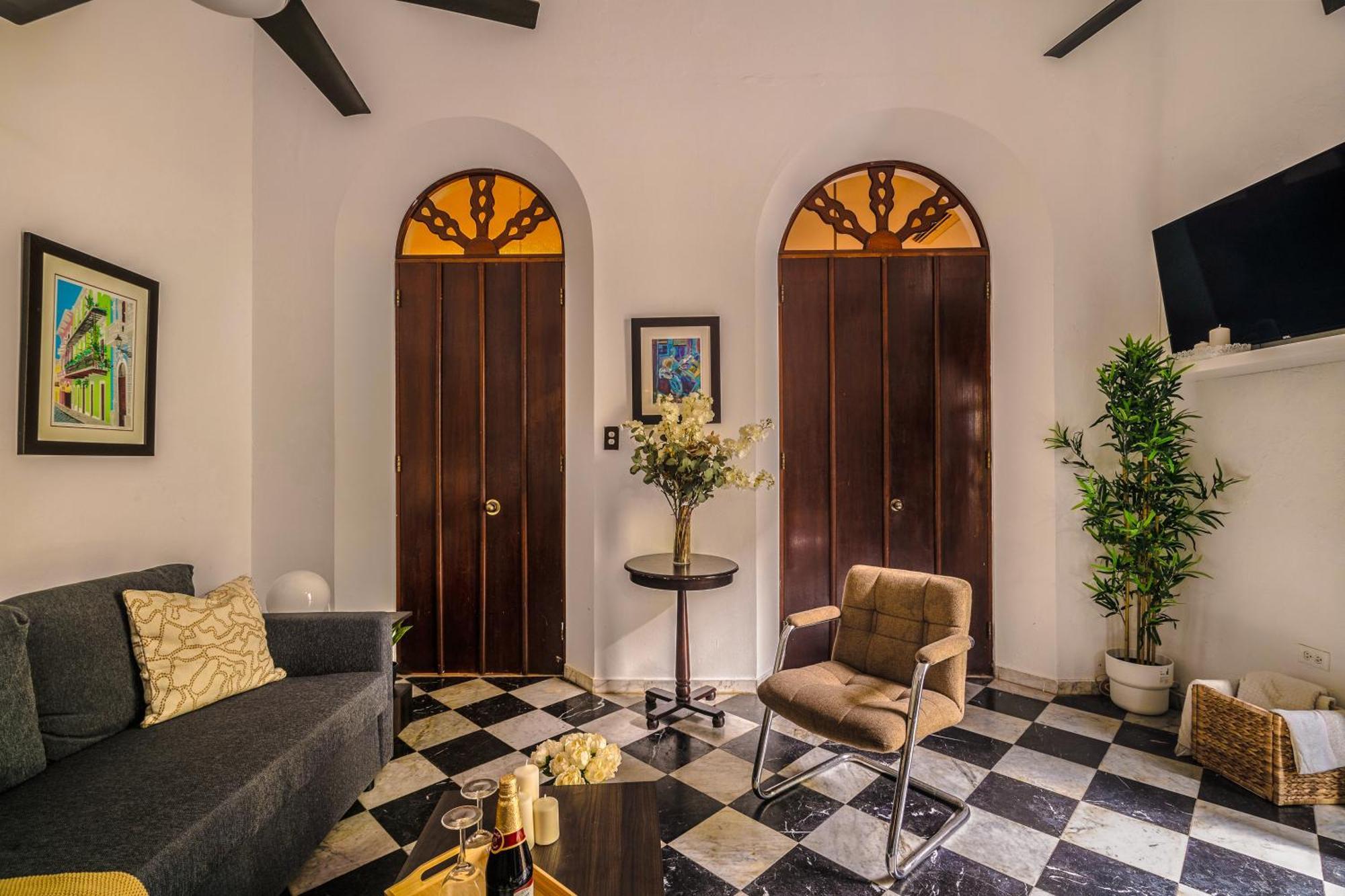 Ocean View Spanish Style Old Casa Apartment San Juan