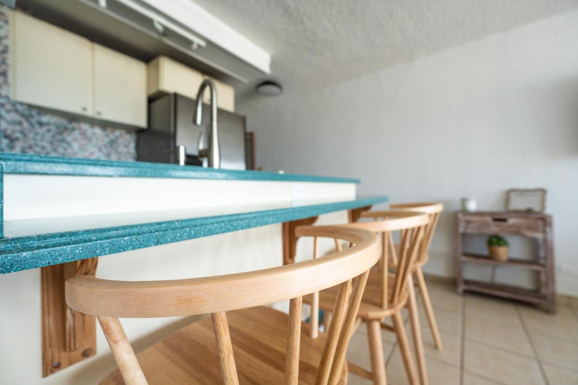 Ocean View Deluxe Suite: Pvt. & Pool Aparthotel *