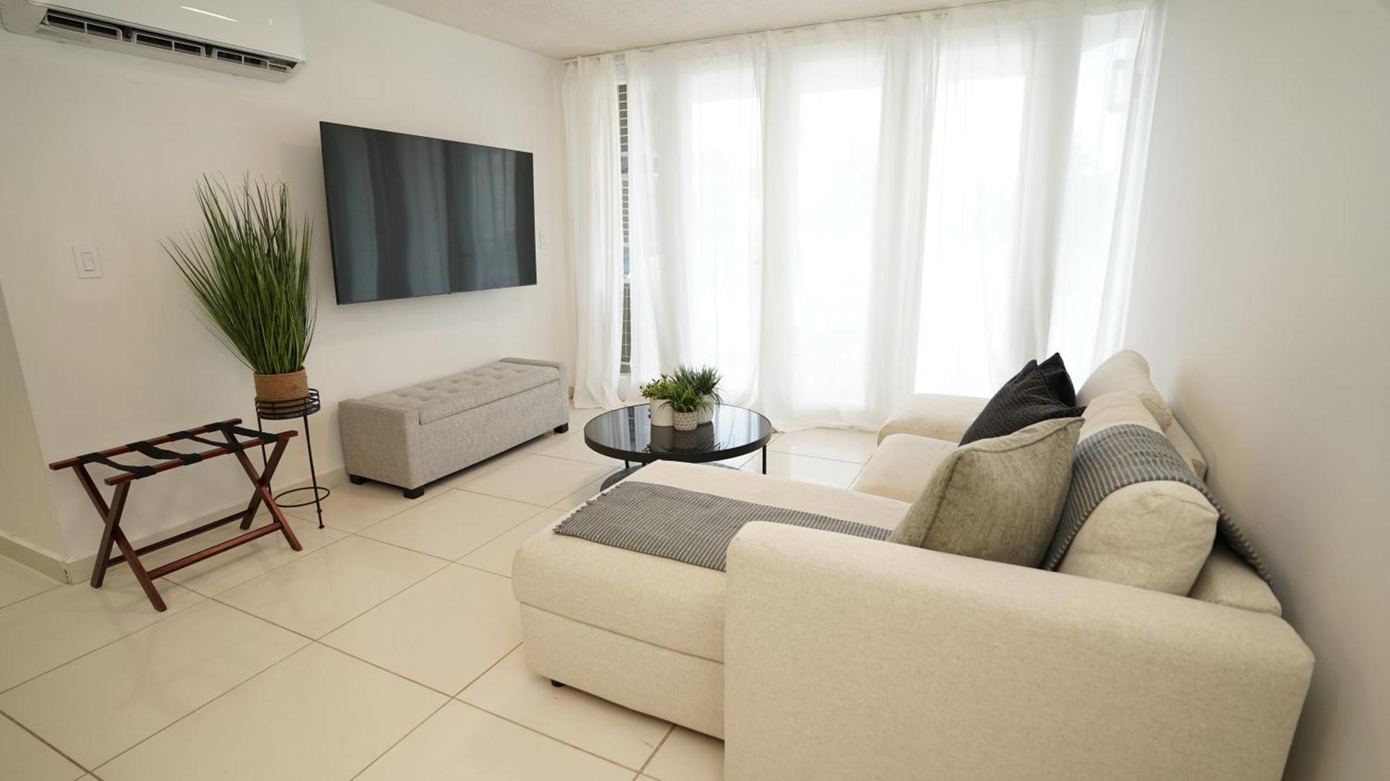 Marbella Breeze Apartment San Juan