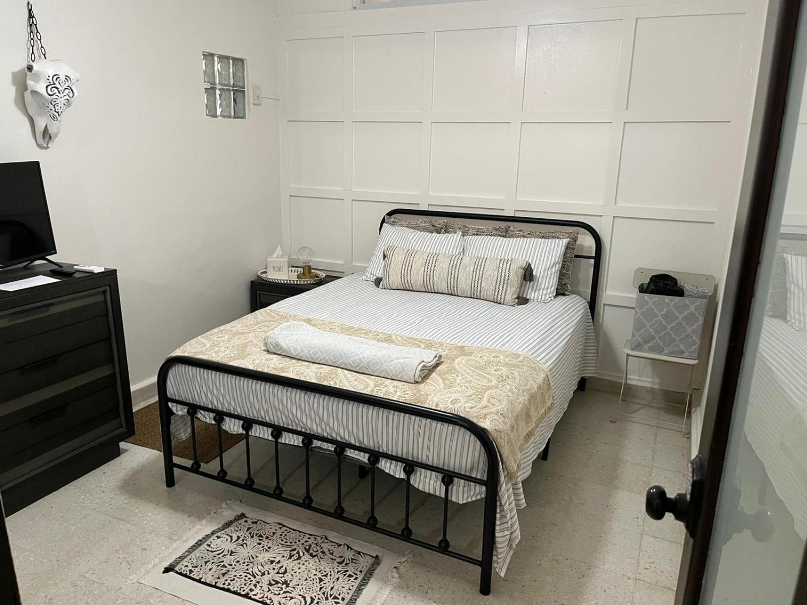 Private In Duplex 4 Bath Fq Beds 1-3ppl Homestay