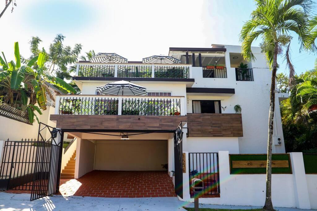 Private In Duplex 4 Bath Fq Beds 1-3ppl * San Juan