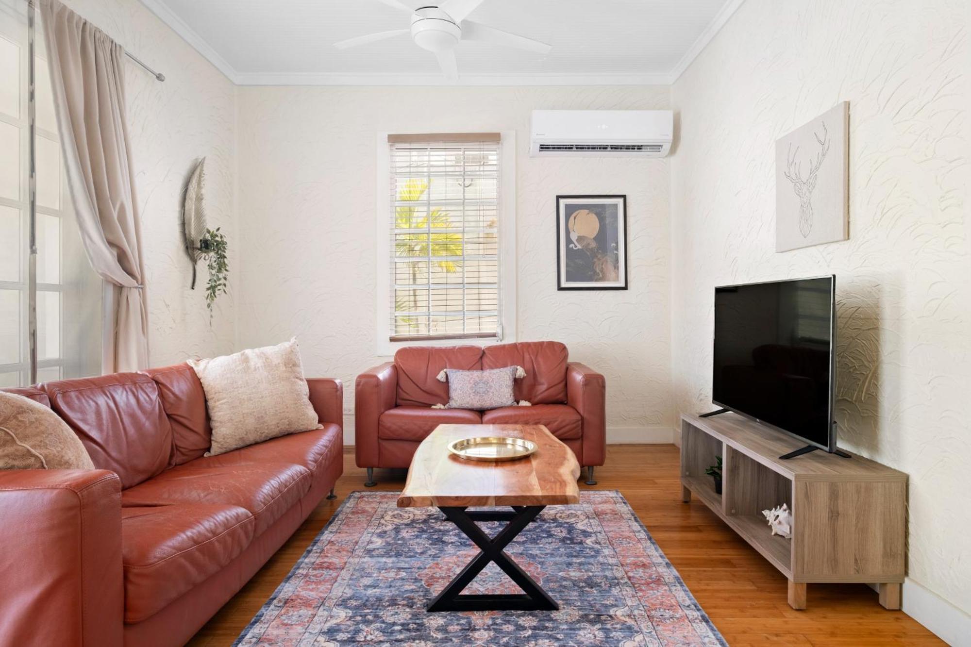 Holiday home Multi-unit Beachside Complex For Up To 15 Guests *