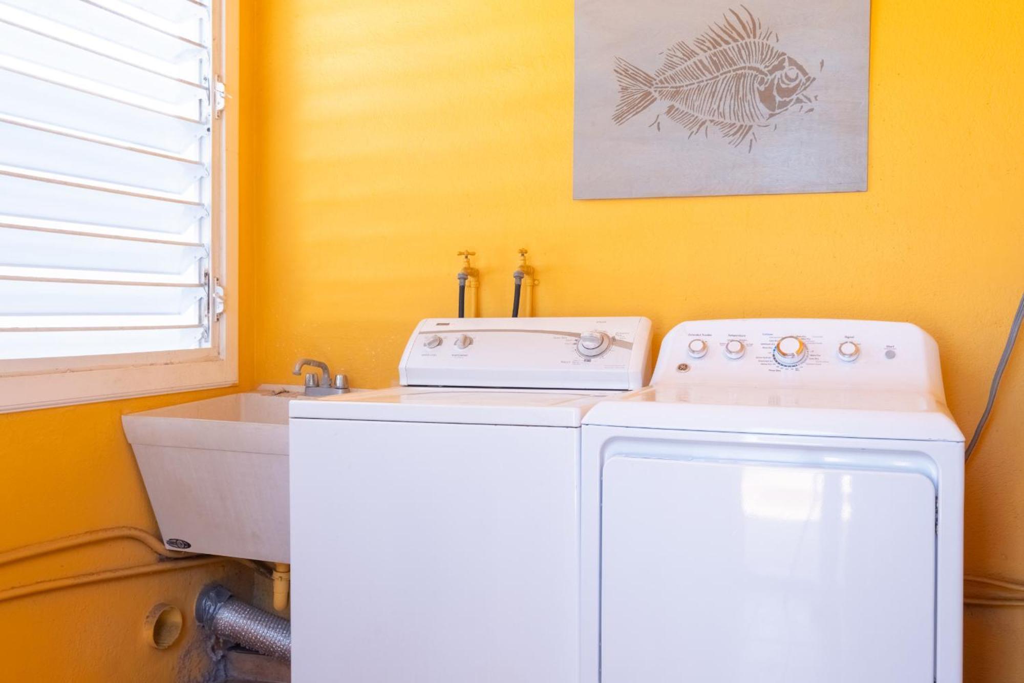 Multi-unit Beachside Complex For Up To 15 Guests * San Juan