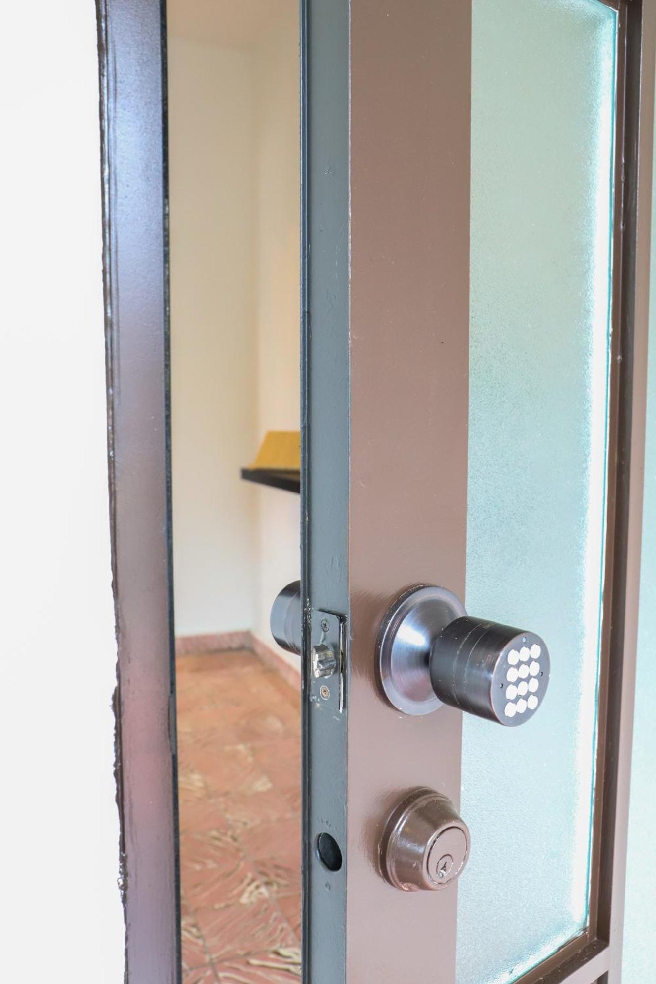 Private In Duplex 4 Bath Fq Beds 1-3ppl Homestay San Juan