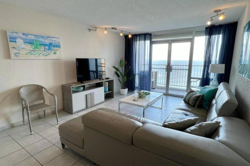 Ocean View Deluxe Suite: Pvt. & Pool Aparthotel