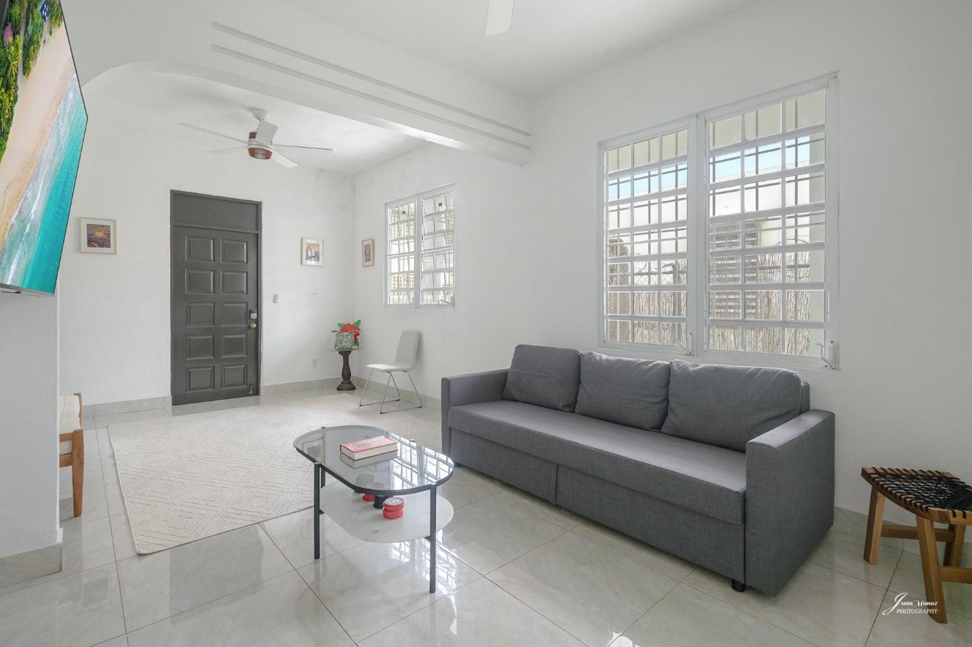 Casa Blanca In , La Placita Villa *