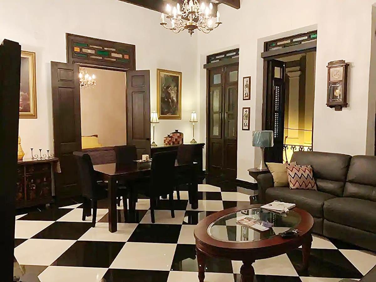 Colonial Apartment *