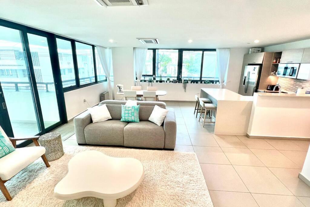 Modern 1250sqft Luxury At Ciudadela Apartment