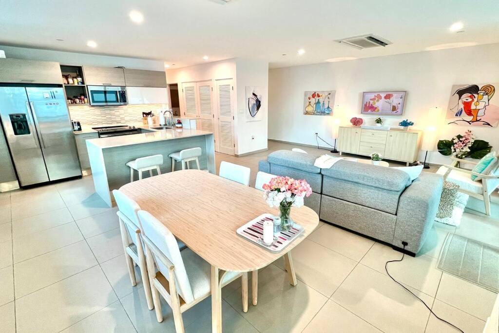 Modern 1250sqft Luxury At Ciudadela Apartment *