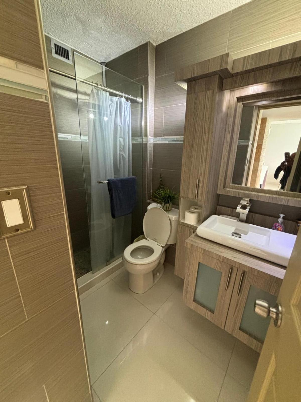 Steps From Foxwoods Casino- Beachfront With Pools * San Juan