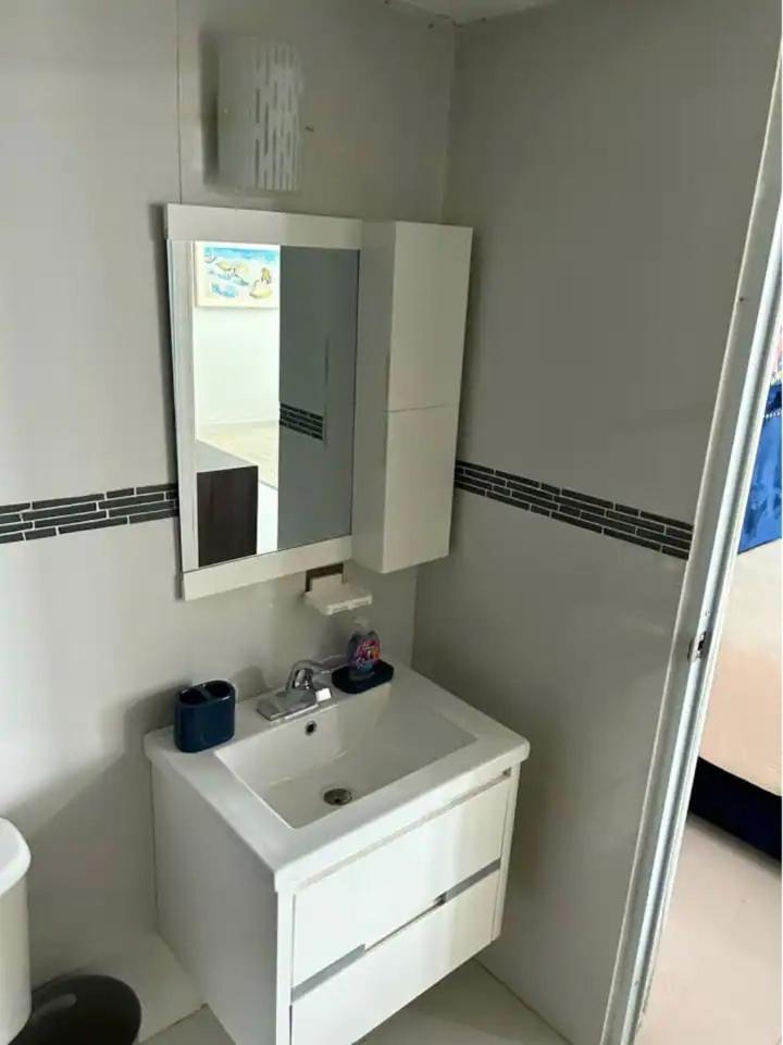 Apartment Cozy 2 Beds In Coral Towers Front *